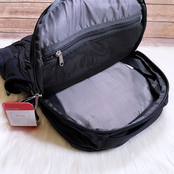 The North Face Router 40 Liter Navy Backpack - Picture 6 of 8